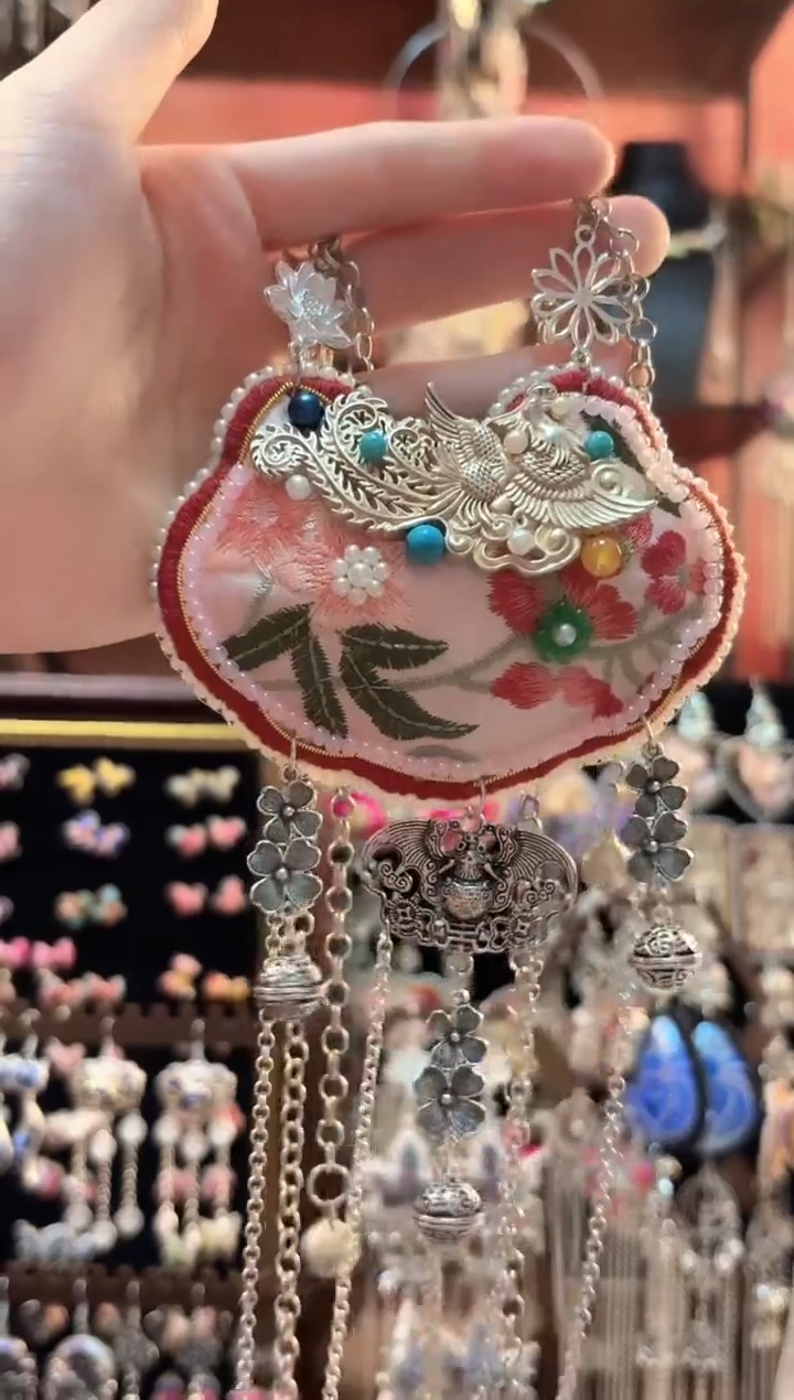 织绣 云织谣民族风精美饰品   164