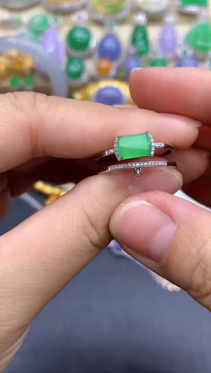 18K金镶嵌戒指翡翠245-中国好珍宝