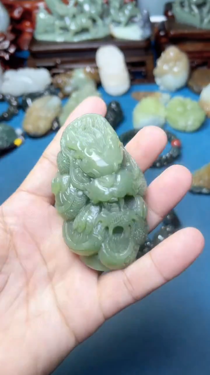 未镶嵌和田玉把件-