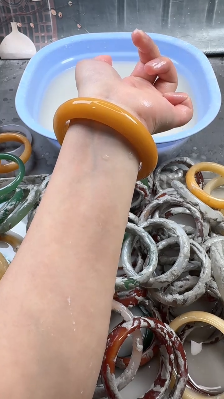 【闪购商品】石英质玉手镯未镶嵌64 6465