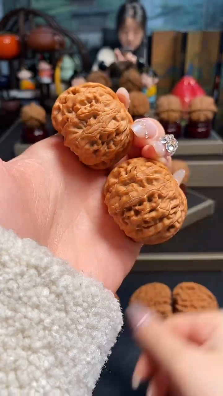 【闪购商品】文玩核桃吊坠H645苹果园42