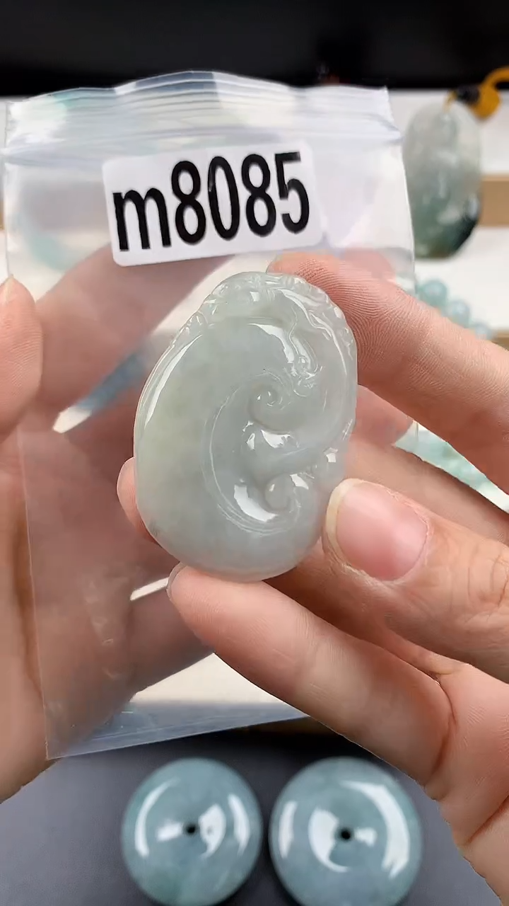 颈饰未镶嵌翡翠天然翡翠吊坠挂件