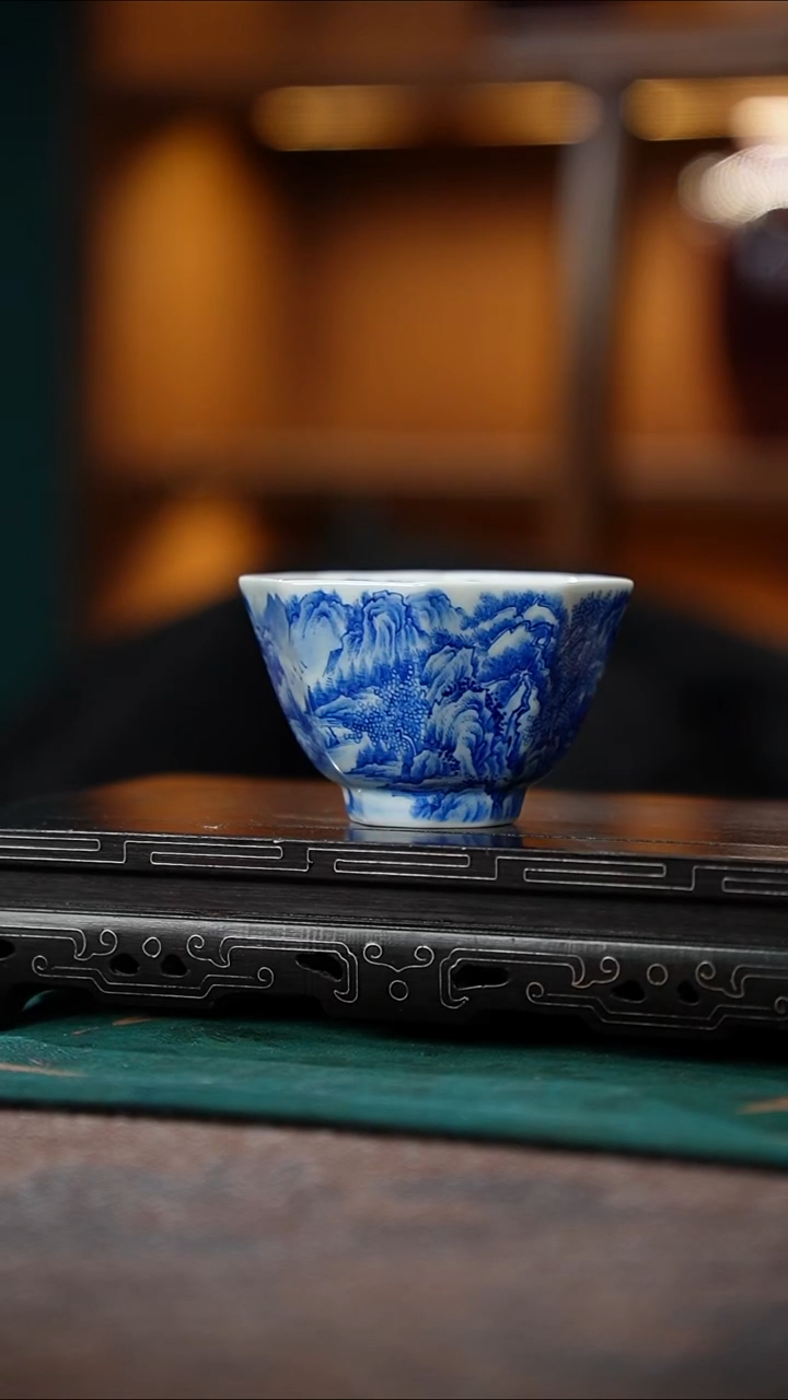 63-1山居小景图方杯（）