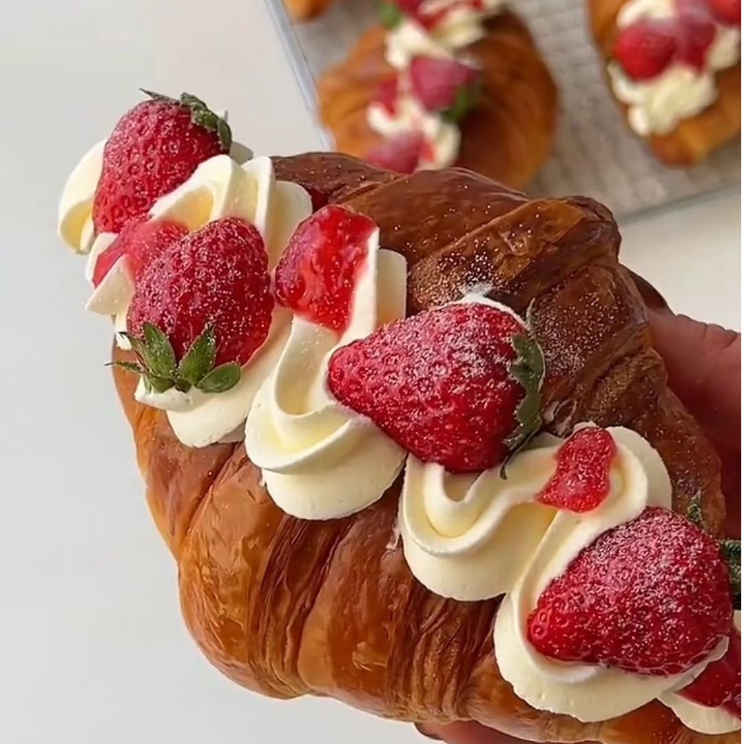 【当天现烤 酥脆香甜】草莓可颂