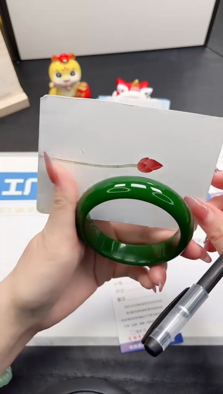 【闪购商品】石英质玉手镯未镶嵌183-62