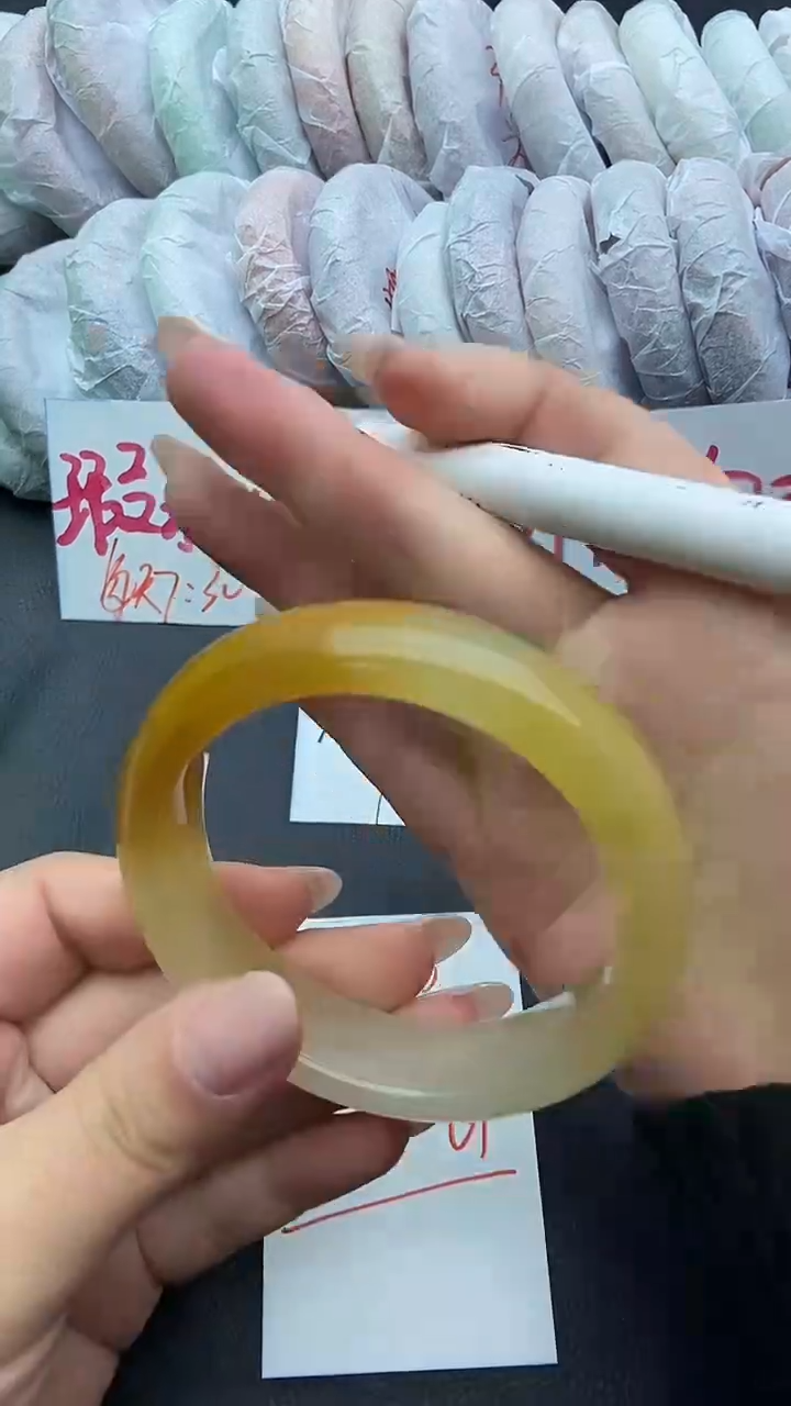 未镶嵌手镯石英质玉瑕疵270+60/61