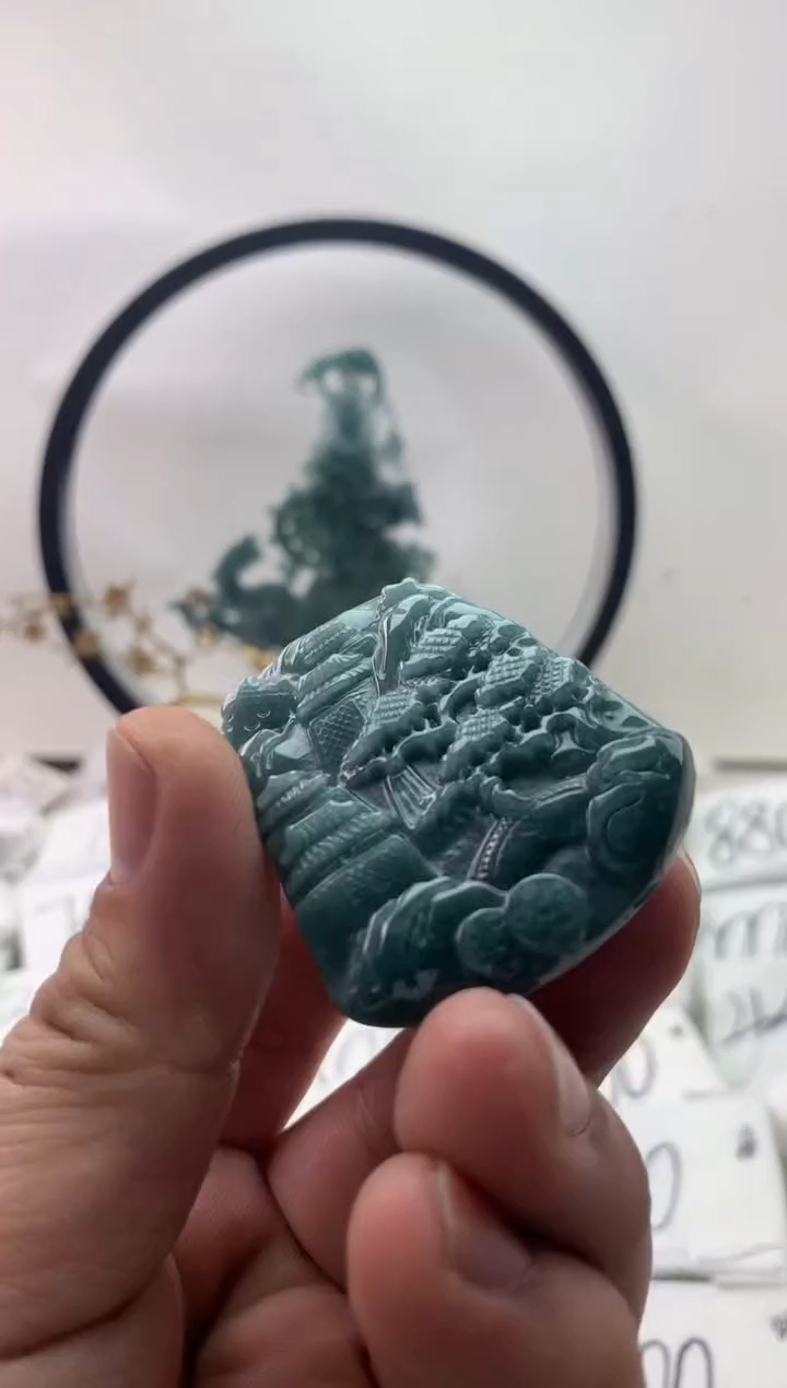 翡翠未镶嵌颈饰山水牌【品质一般能接受再拍】