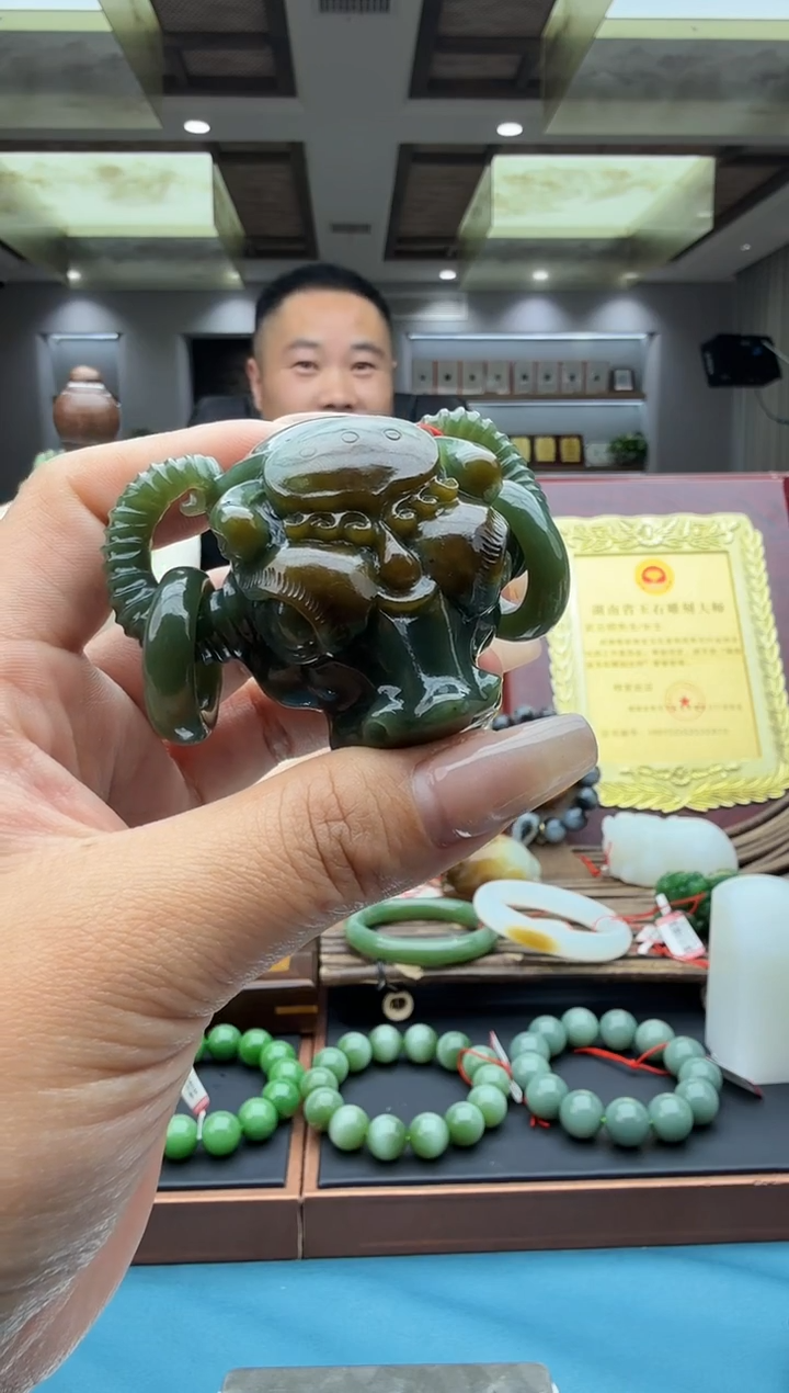 未镶嵌和田玉把件szq