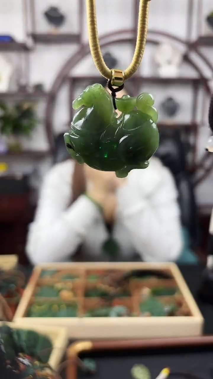 颈饰未镶嵌和田玉马