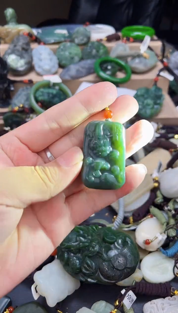 和田玉未镶嵌颈饰拍一发一