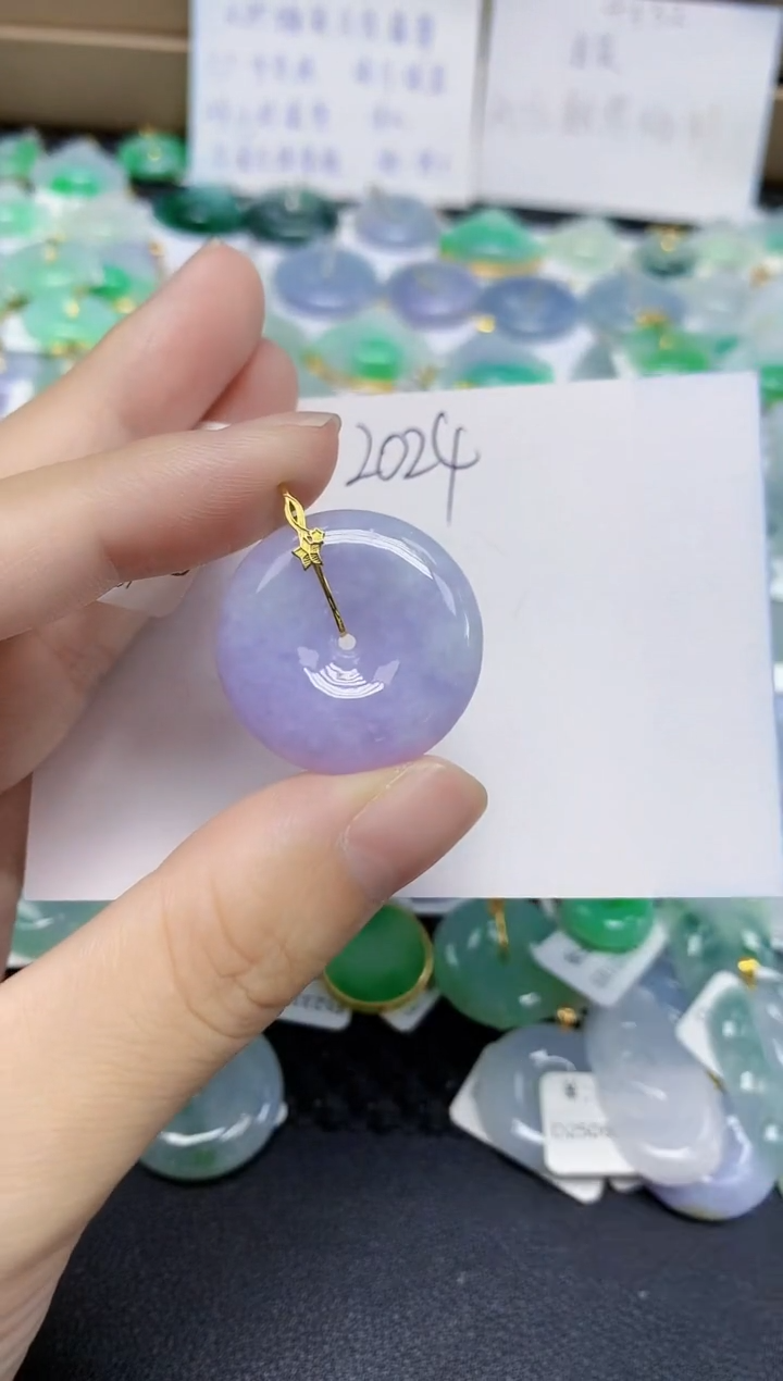 翡翠18K金镶嵌颈饰天然缅甸翡翠A货