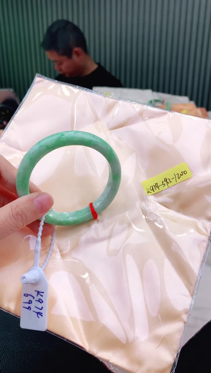 未镶嵌手镯翡翠59