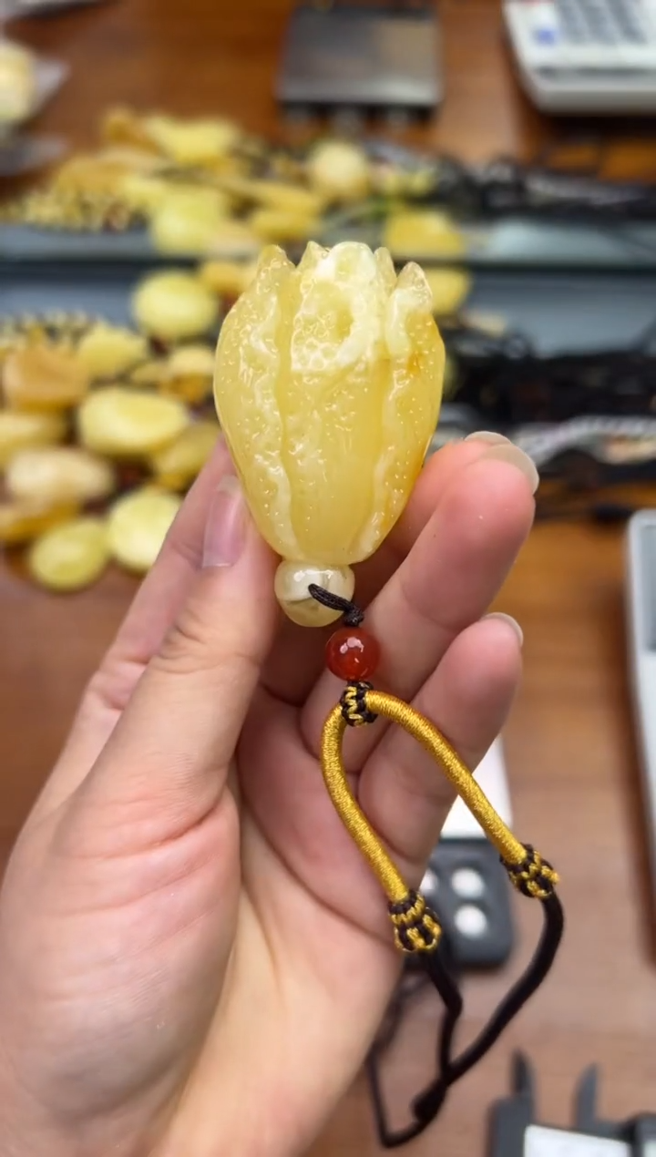 裸石琥珀未镶嵌蜜蜡吊坠