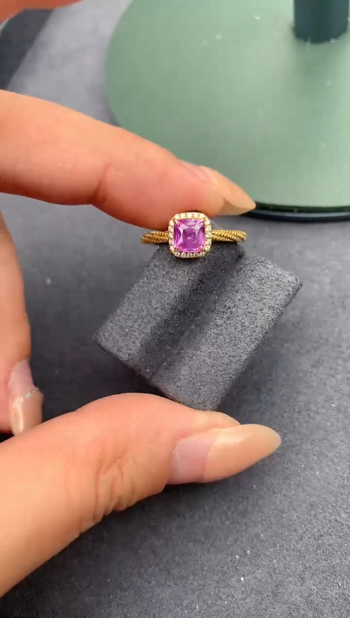 【闪购商品】彩色蓝宝石戒指18K金镶嵌1ct紫蓝宝