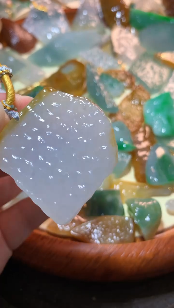 翡翠未镶嵌吊坠(不含链)吊坠