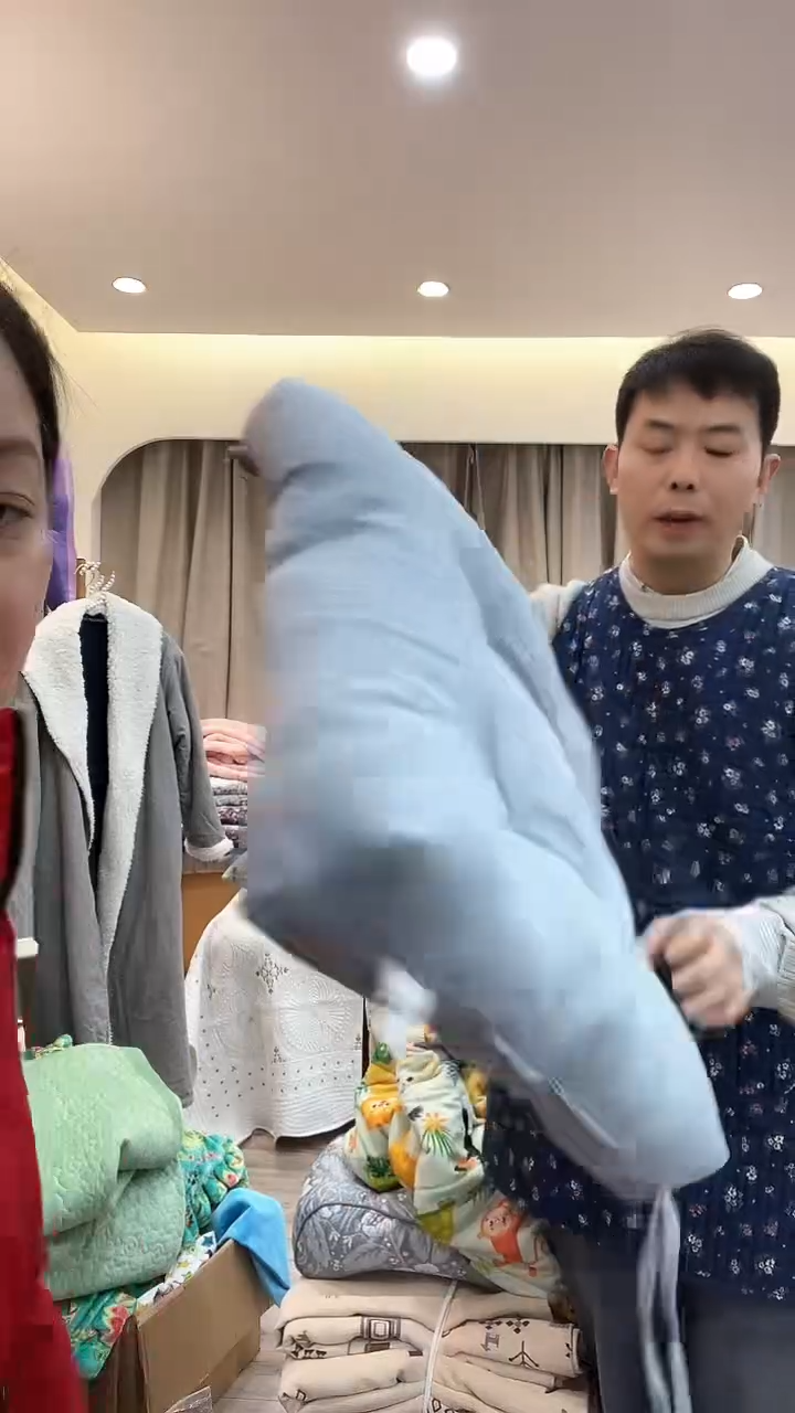 棉棉D18    差跟绳子坐垫50*50