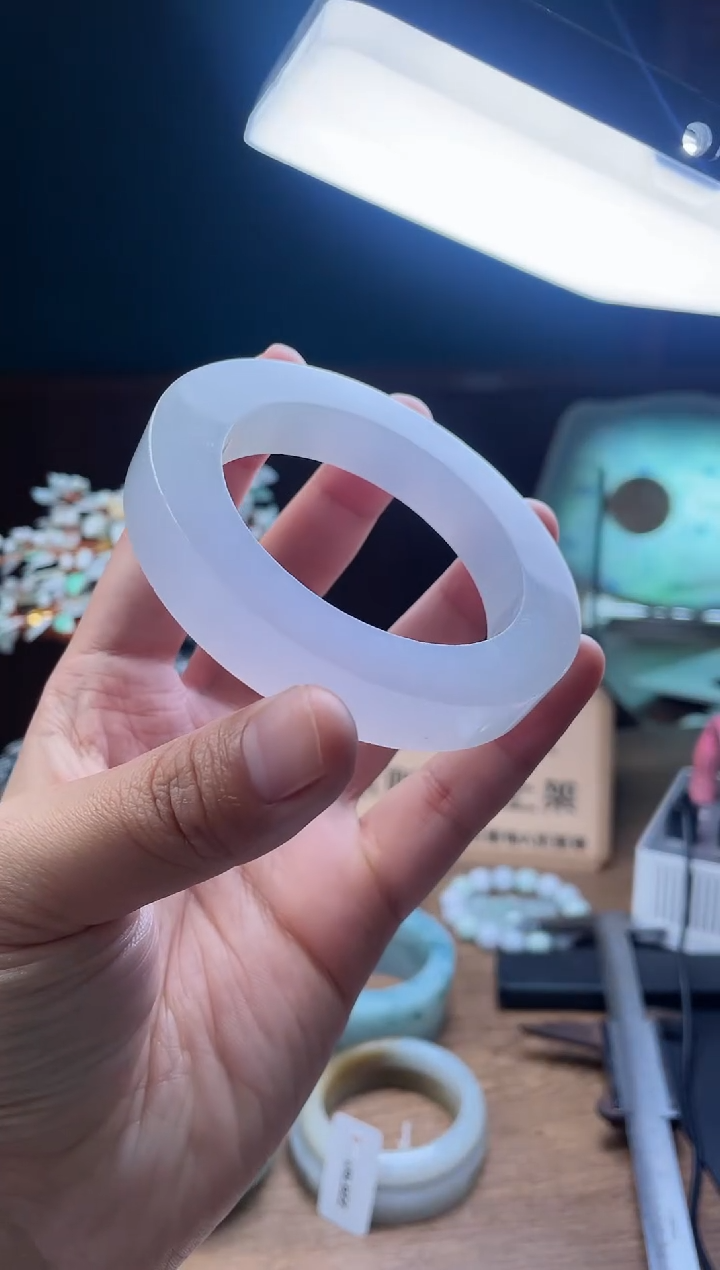 【闪购商品】定制翡翠手镯未镶嵌定制