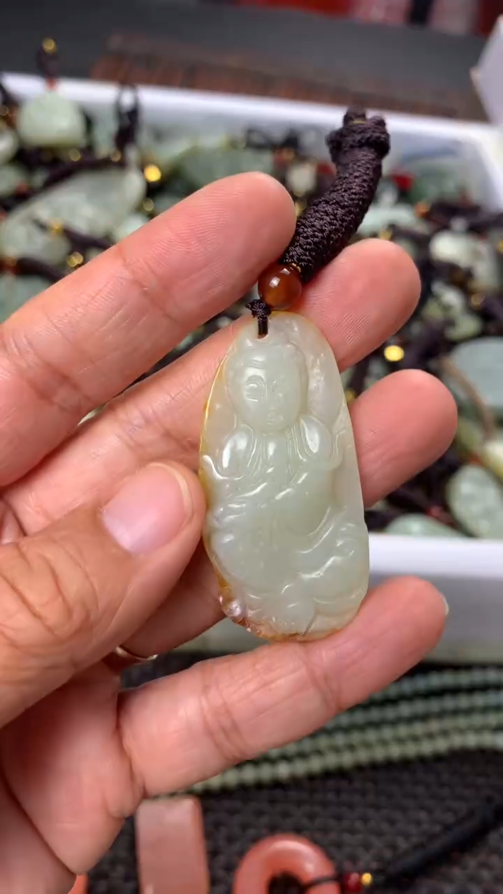 【闪购商品】和田玉颈饰未镶嵌多样性发货没有证书拍一发一有瑕