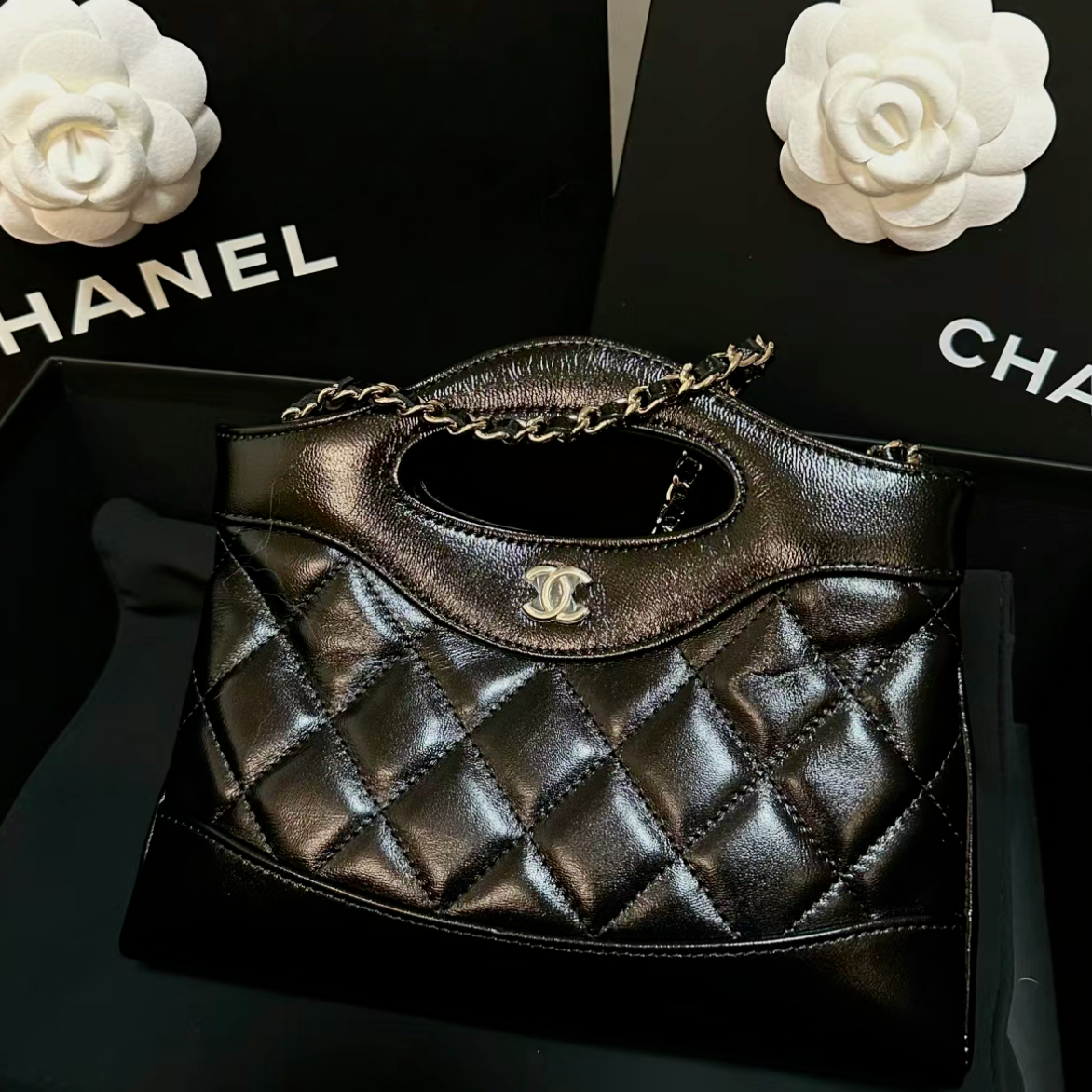 全新未使用 Chanel/香奈儿 花花 31BAG Nano 横版20.5cm黑金镭射