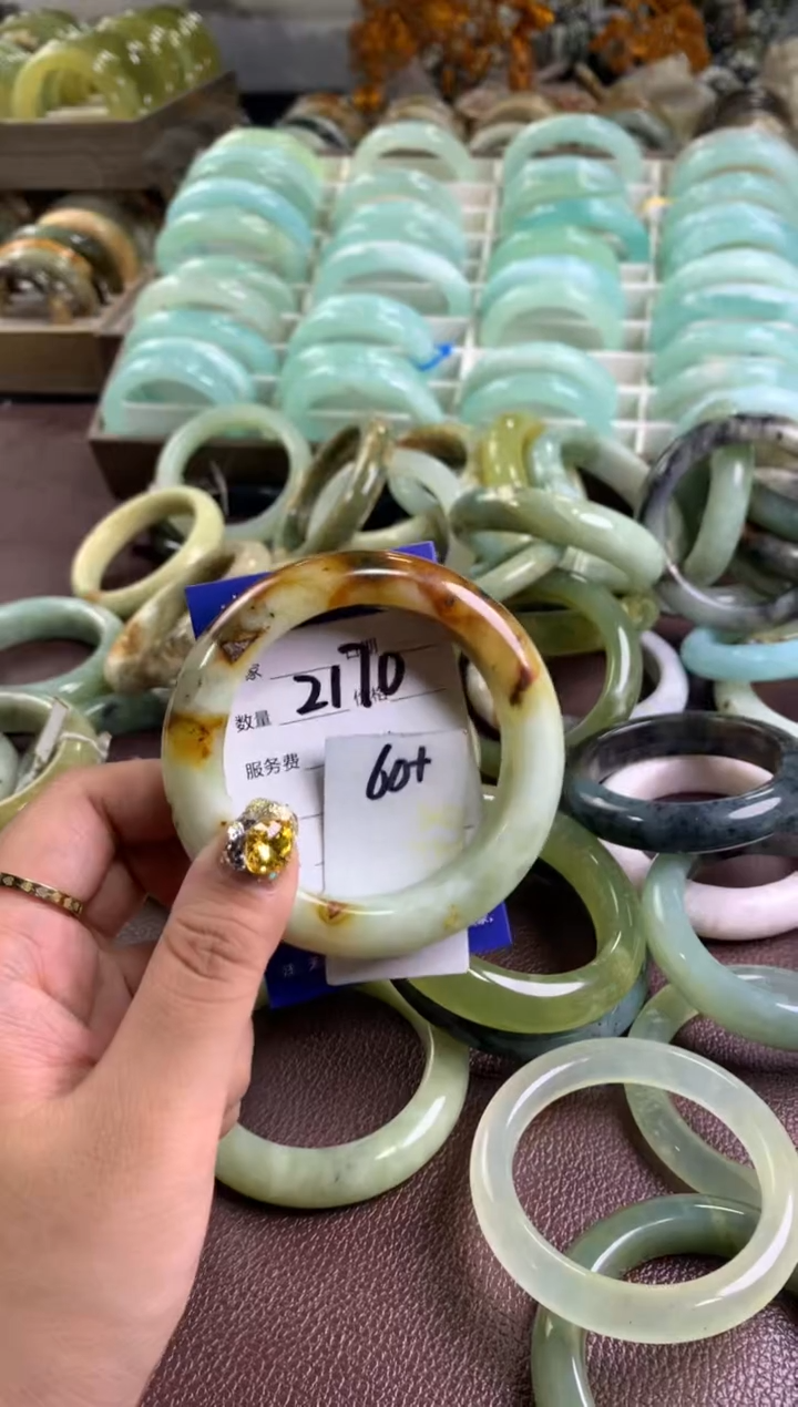 【闪购商品】蛇纹石玉手镯未镶嵌2170