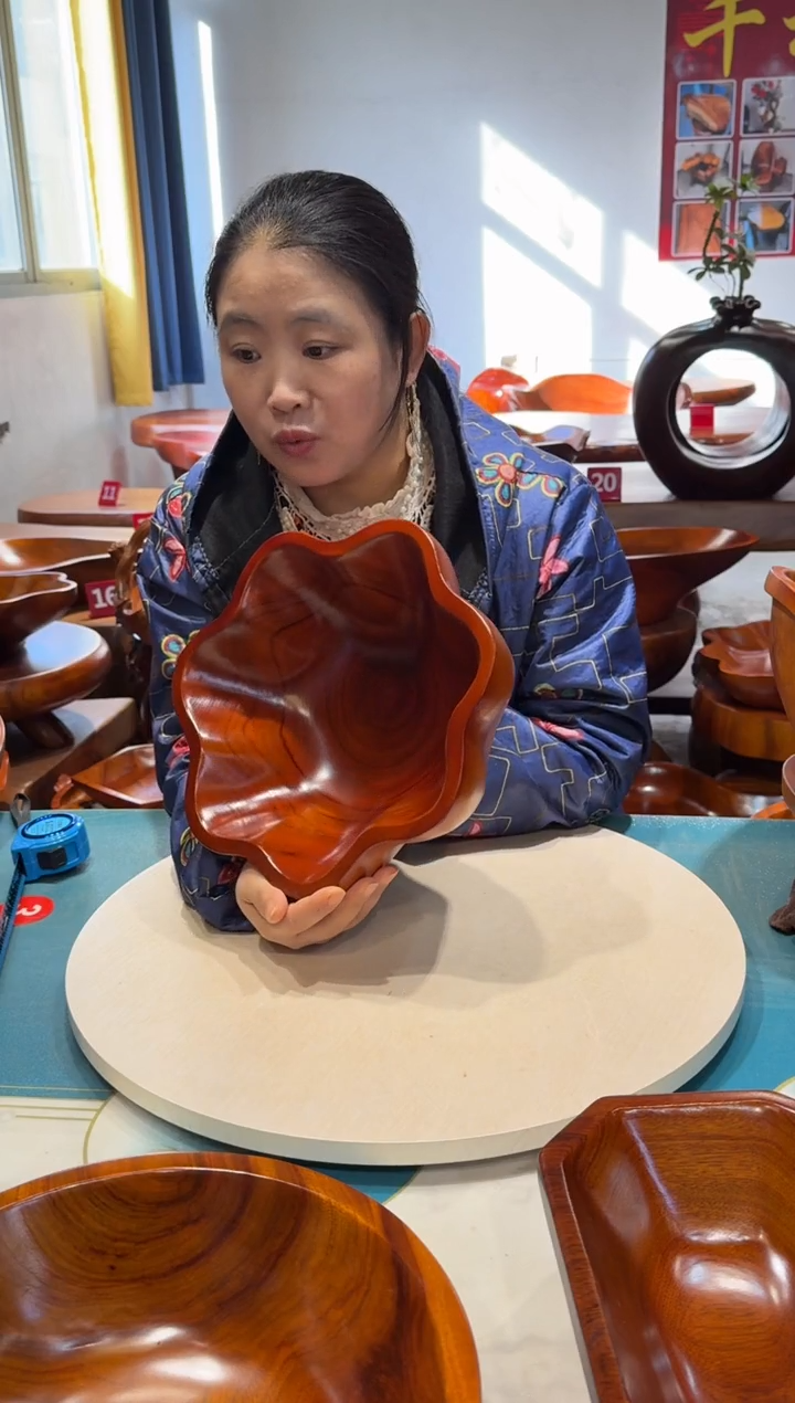 木 花边果盘 29.3*28.5*12