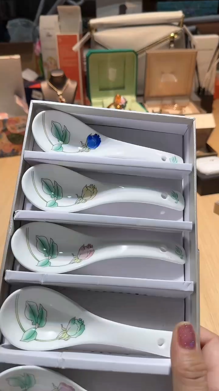 【闪购商品】瓷片锅碗瓢盆一件不剩