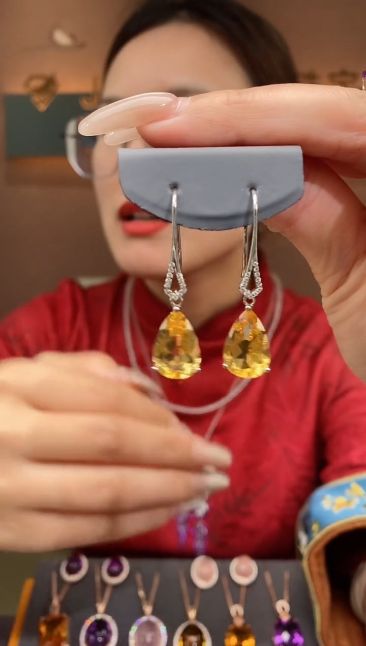 【闪购商品】黄晶耳钉银S925镶嵌黄晶耳钉