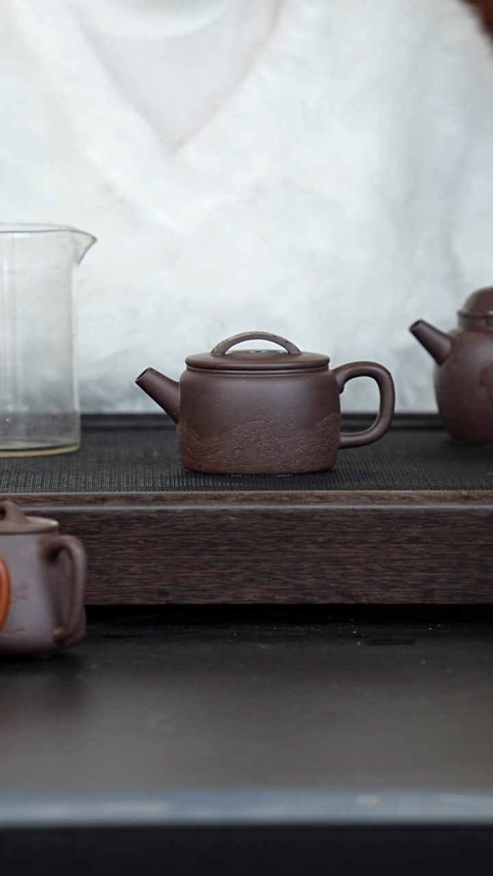 【闪购商品】紫砂茶壶乌泥刻绘风生水起