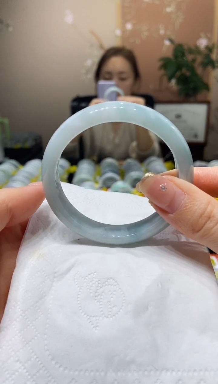 【闪购商品】翡翠手镯未镶嵌54.6圈口