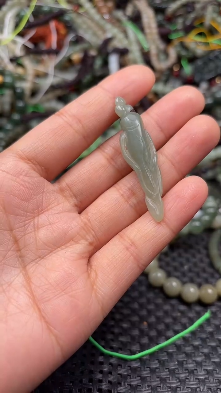 颈饰未镶嵌和田玉1