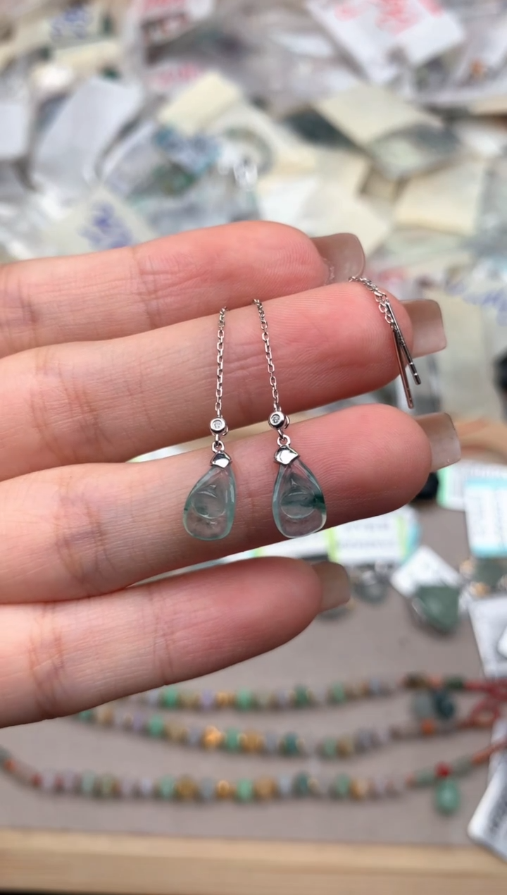 18K金镶嵌挂件翡翠一