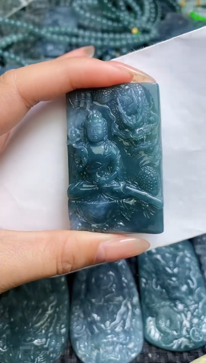 【闪购商品】翡翠颈饰未镶嵌          