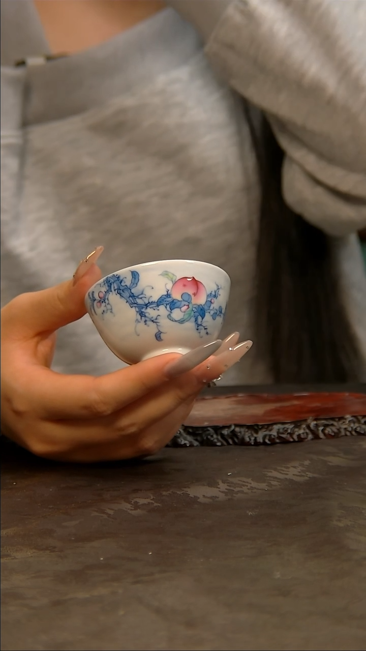 【闪购商品】青花手绘桃子主人杯