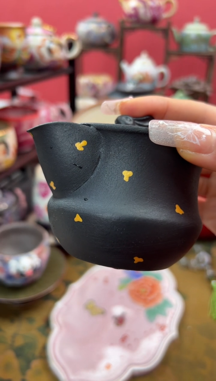 【闪购商品】老陶泥墨漆洒金手抓壶