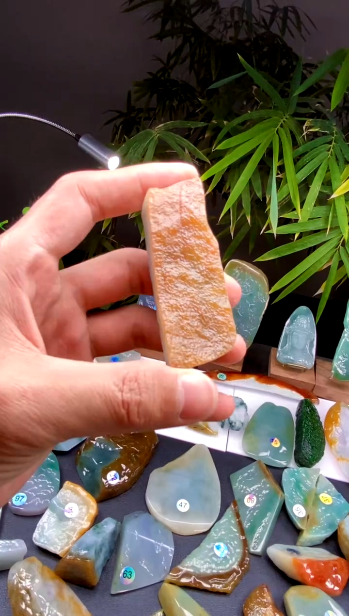 【闪购商品】定制翡翠未镶嵌翡翠