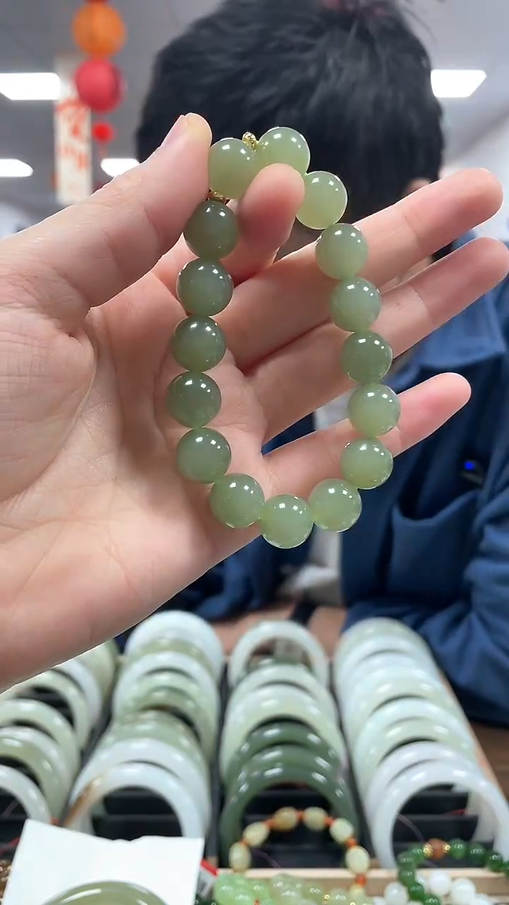 【闪购商品】和田玉手链未镶嵌湖水冻葡萄肉卡12手串一条