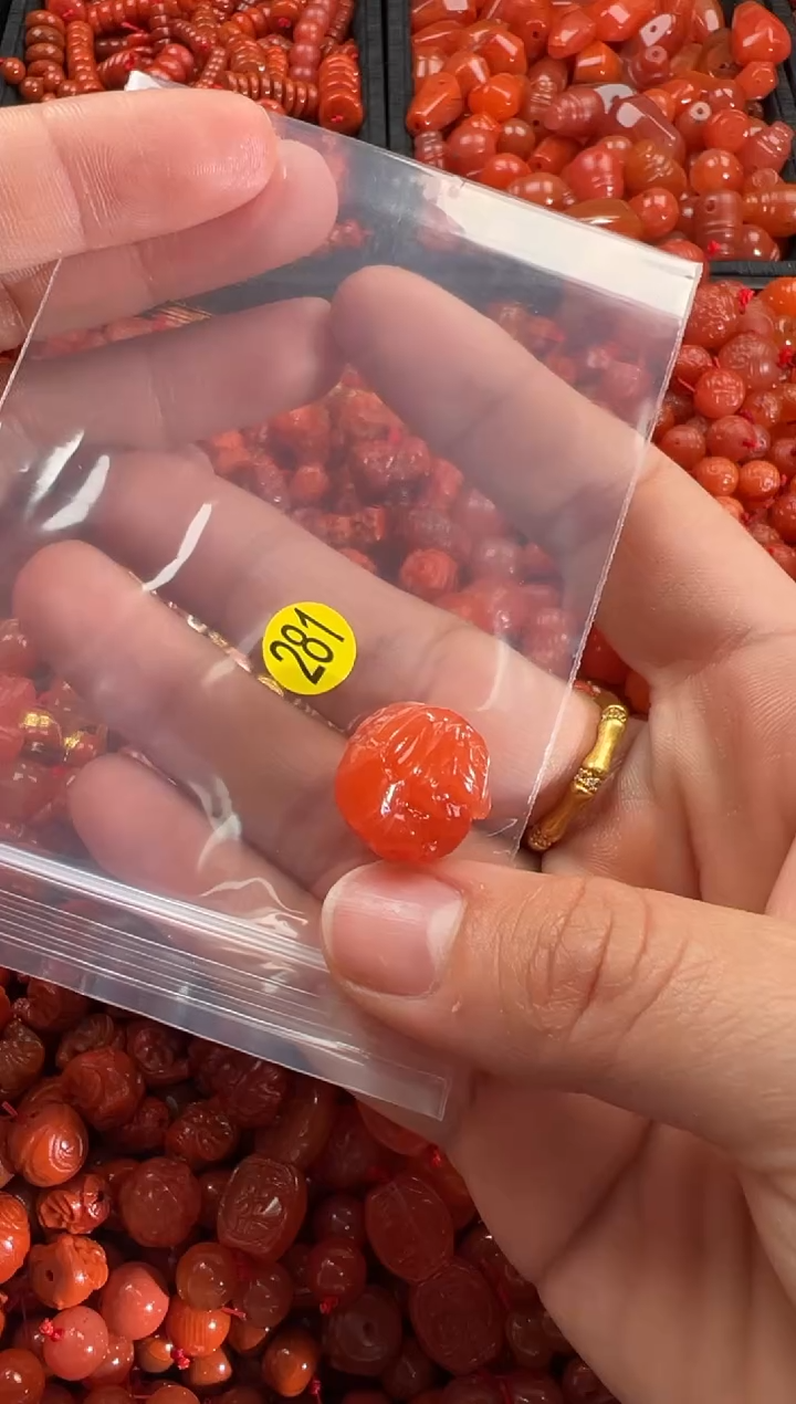 【闪购商品】南红玛瑙颈饰未镶嵌1