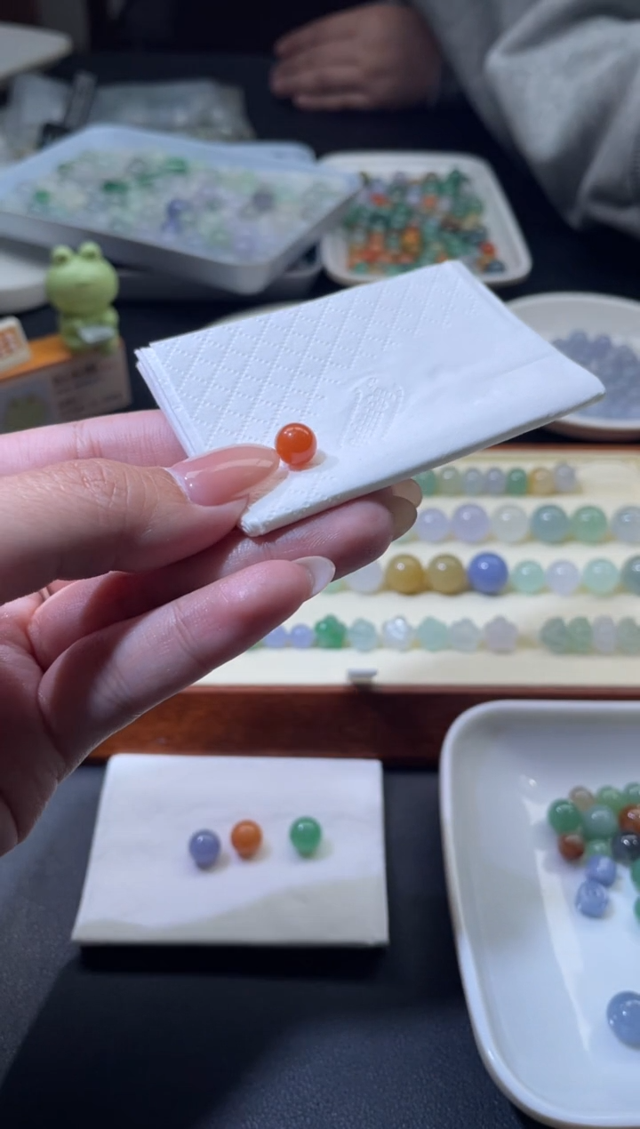 未镶嵌定制翡翠朝*翡翠毛货
