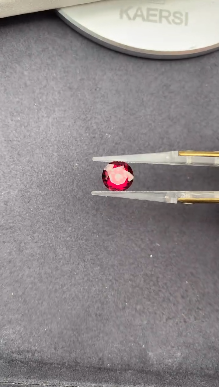 未镶嵌珠宝半成品石榴石3.9ct镁铝榴石 定制 GE