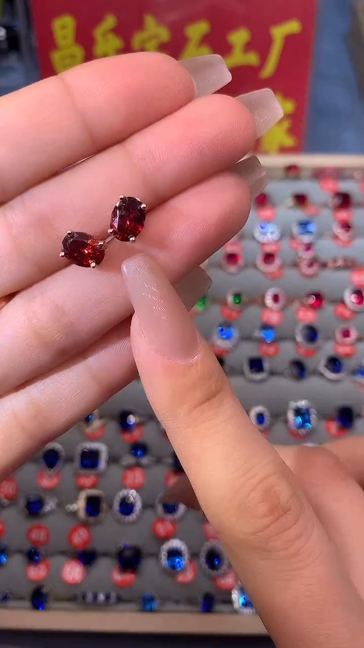 【闪购商品】石榴石（芬达石）耳饰银S925镶嵌11111