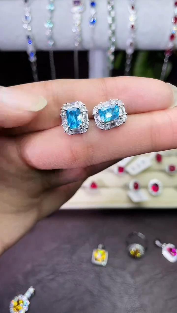 合金合成钻石蓝宝耳钉