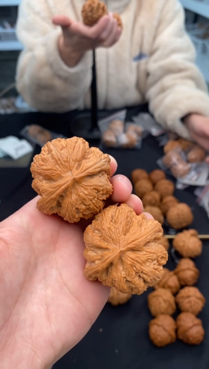 【闪购商品】文玩核桃把件肉球筋47-t504