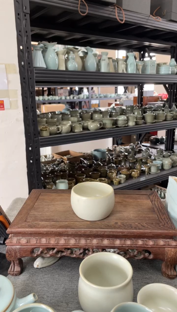 其他月白釉 手拉支烧 鼓型杯 微瑕