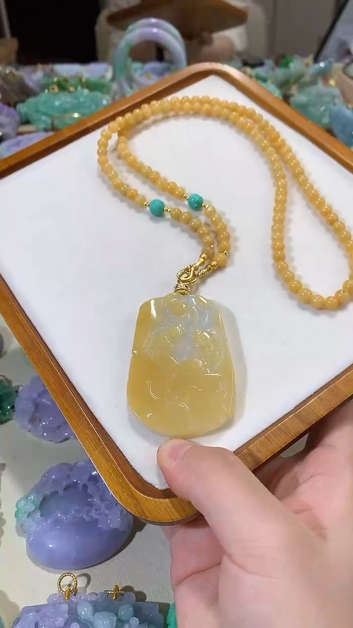 颈饰未镶嵌翡翠吊坠