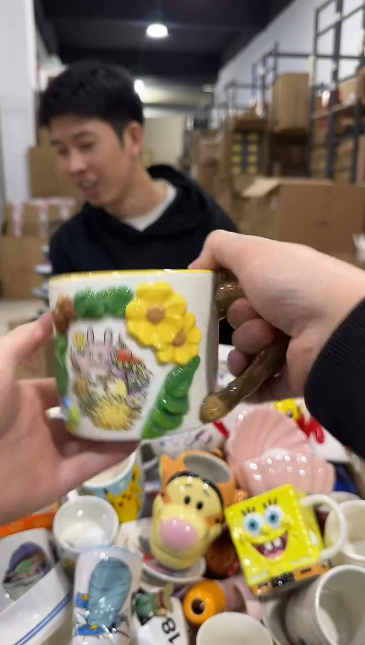 瓷片白色龙猫水杯