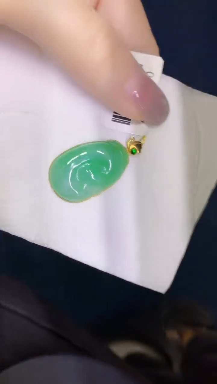 颈饰18K金镶嵌翡翠缅甸天然翡翠A货