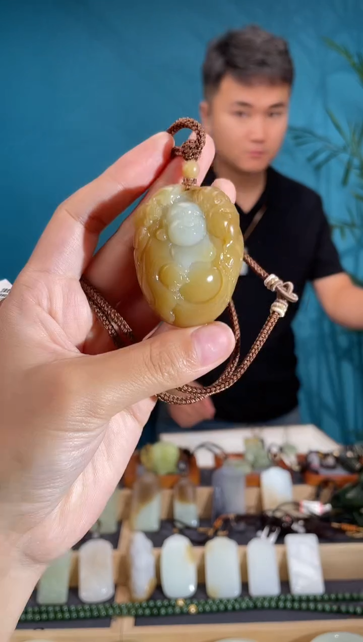 和田玉未镶嵌颈饰1