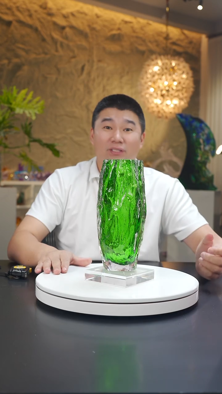 琉璃祖母绿色树干纹花器