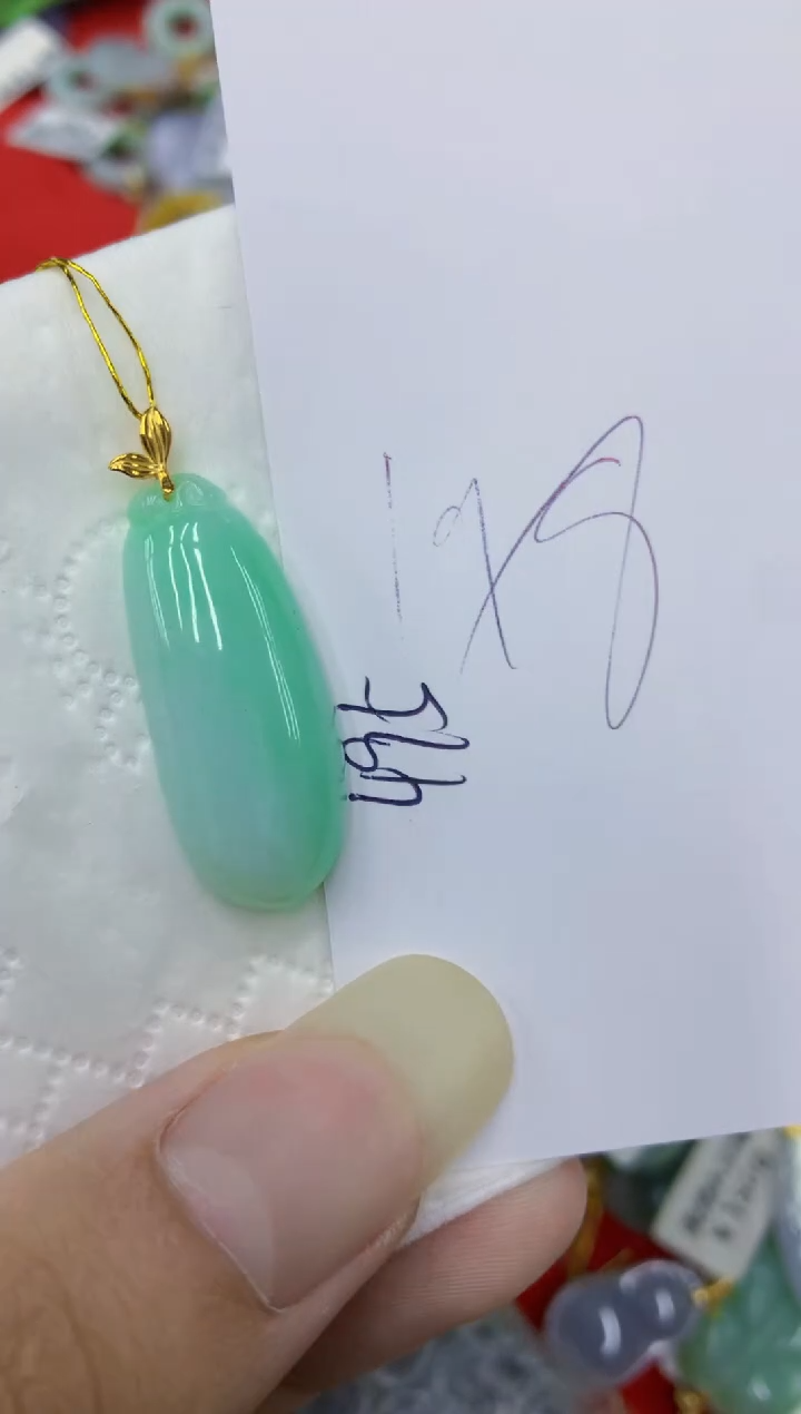 翡翠18K金镶嵌颈饰111111111111