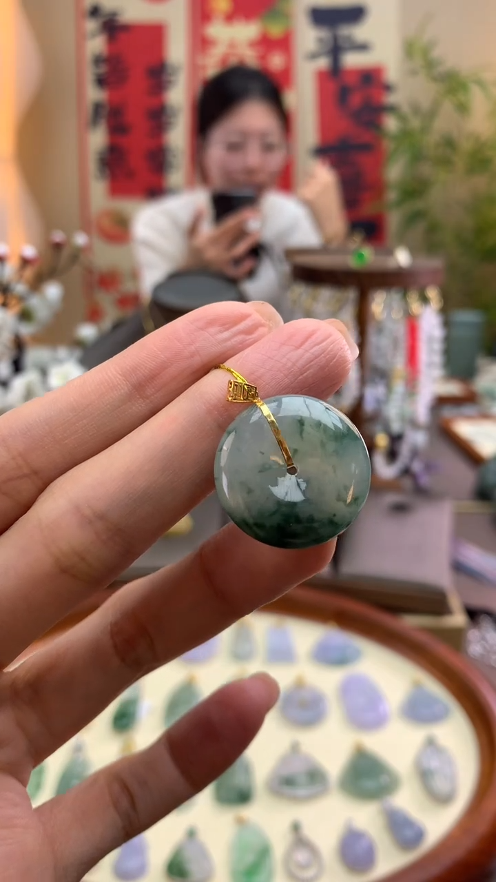 【闪购商品】翡翠颈饰18K金镶嵌平安扣